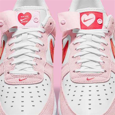 nike love schoenen|‘Love Is in the Pair’ With These New Valentine’s Day Nike Sneakers.